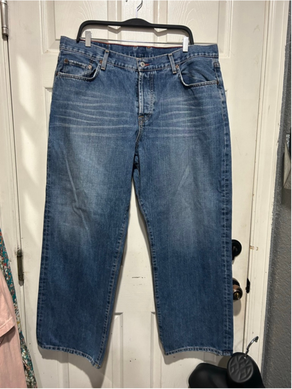 Men's Lucky Brand Blue Jeans Waist 40 with Red Accents